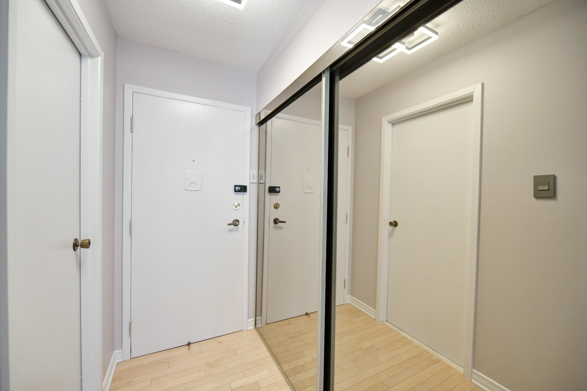 4560 Prom. Paton 318 Property Photo 4