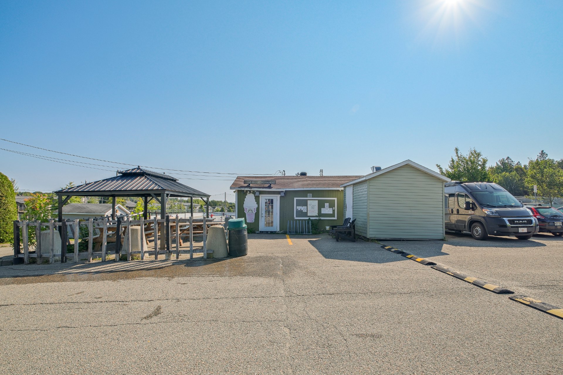 472 Rue Thibault Property Photo 1