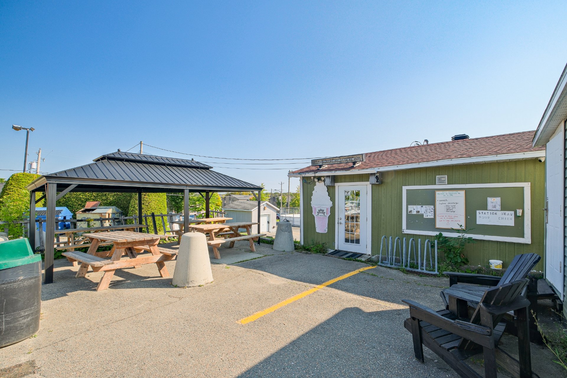 472 Rue Thibault Property Photo 3
