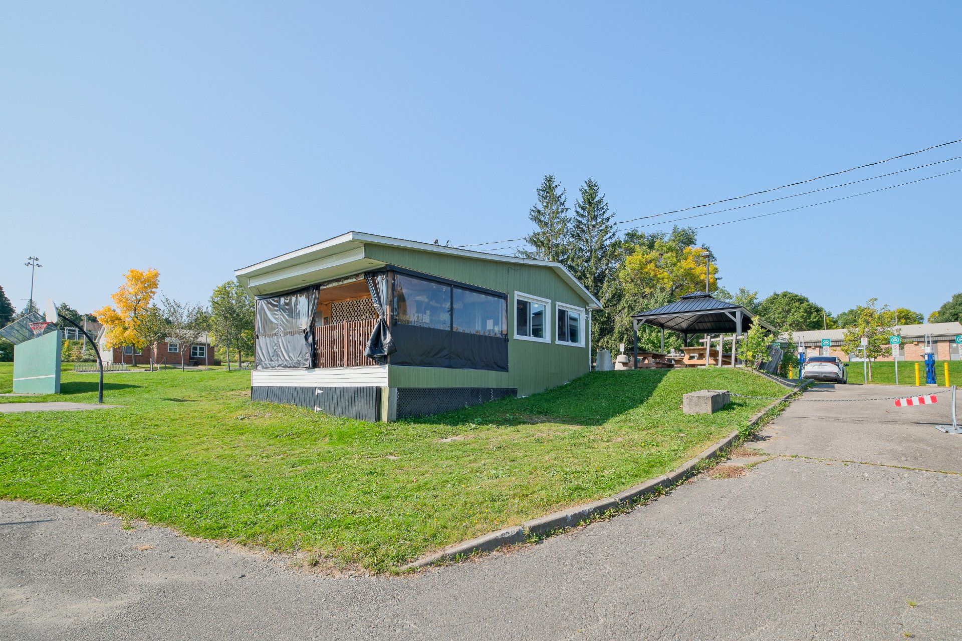 472 Rue Thibault Property Photo 17