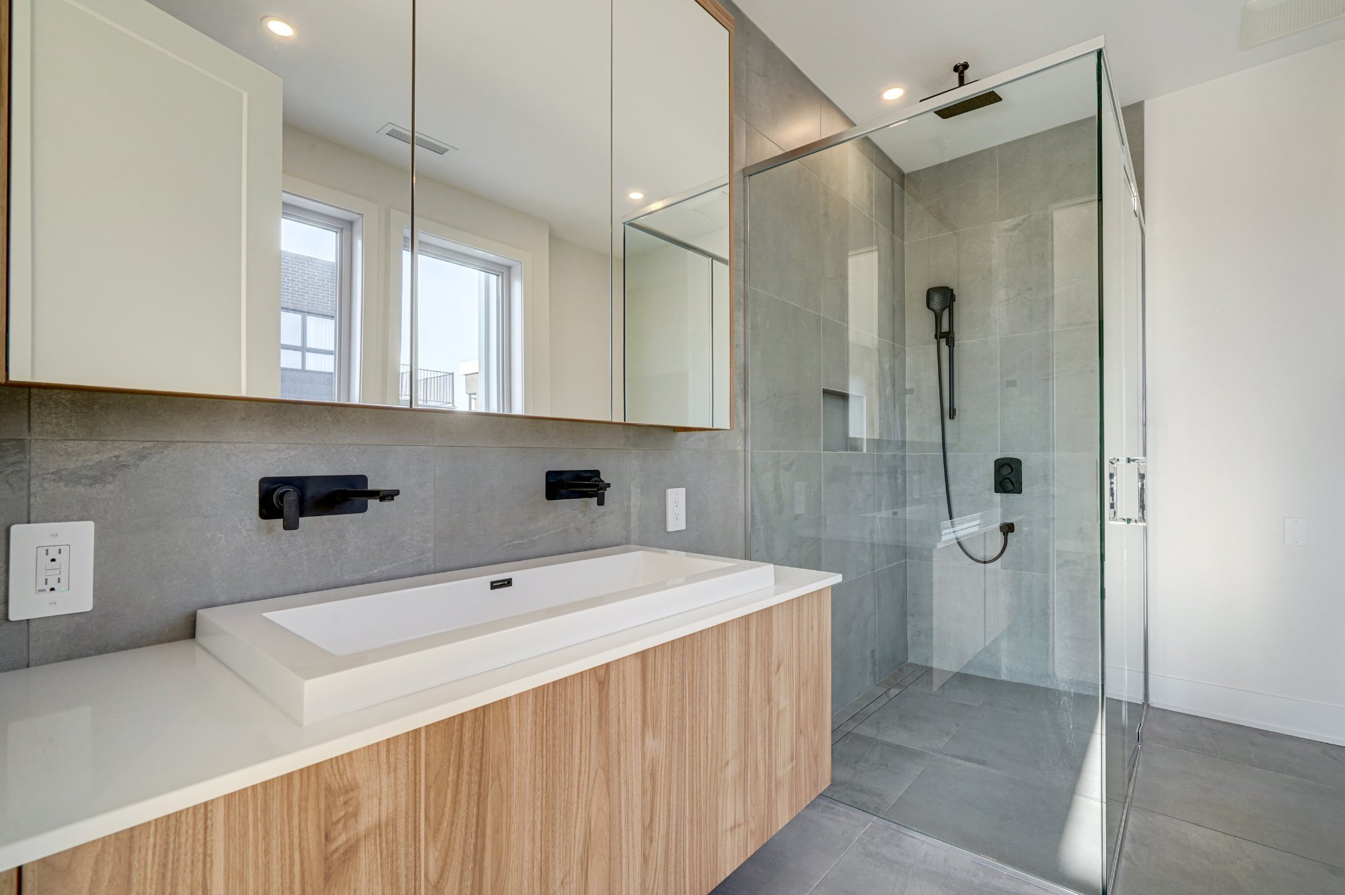 92 Rue D'émeraude Property Photo 38