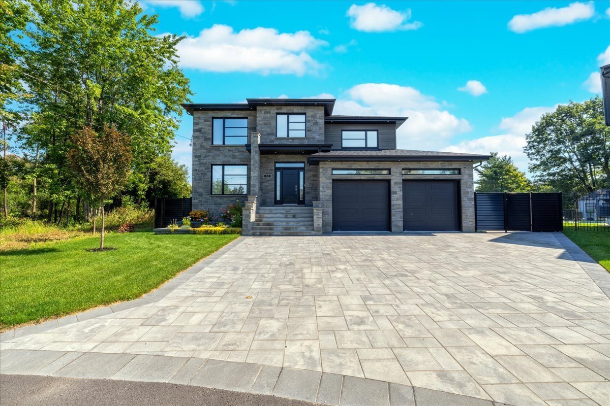 38 142e Avenue Property Photo 1