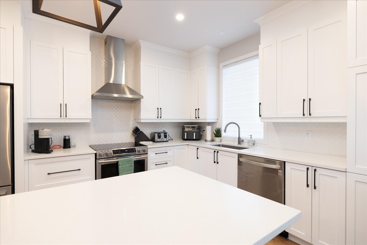 38 142e Avenue Property Photo 10