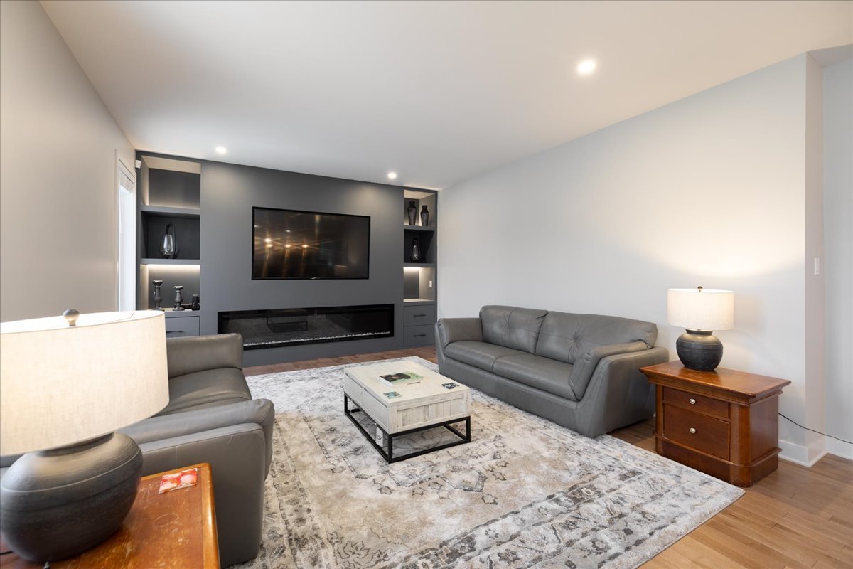 38 142e Avenue Property Photo 13