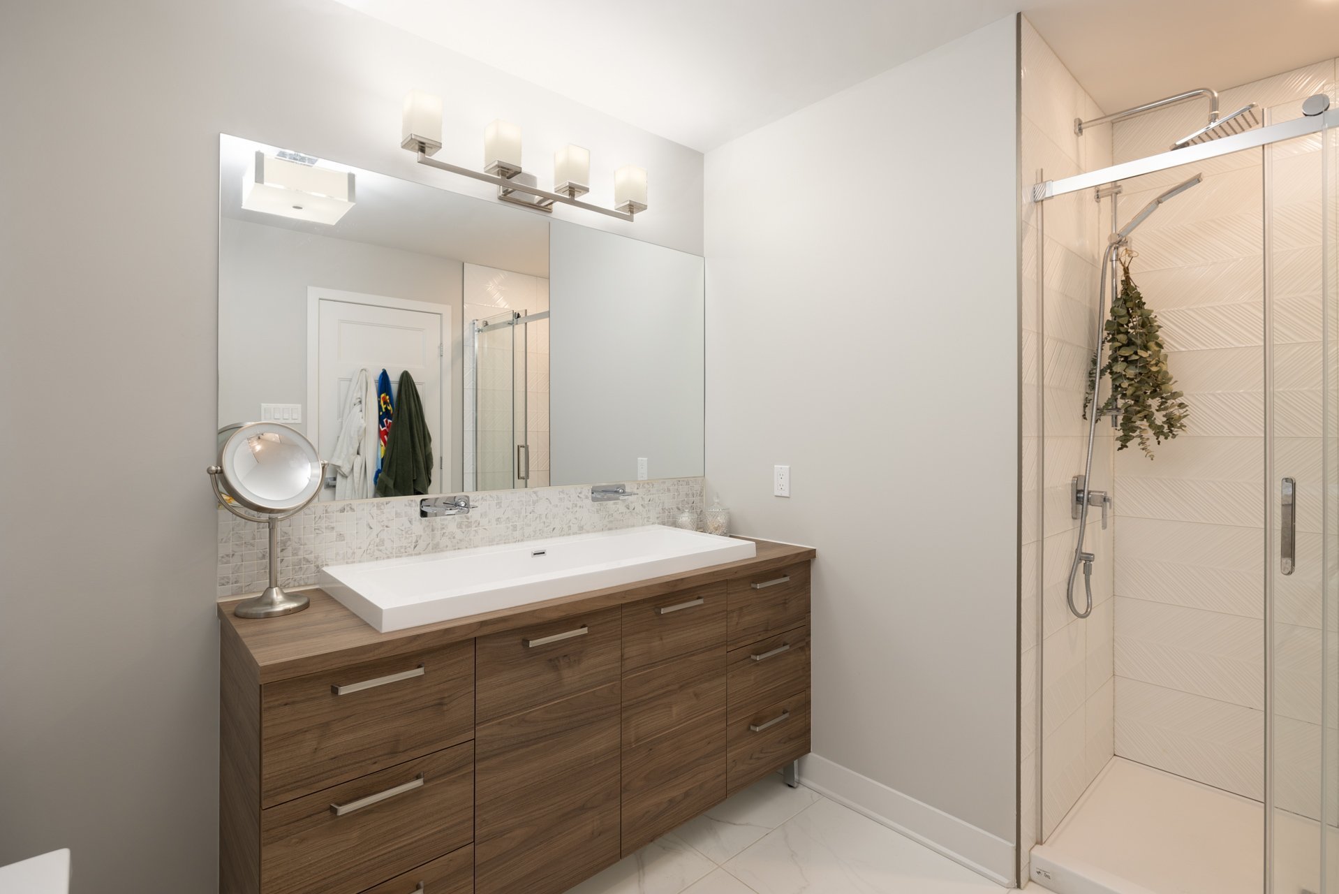 38 142e Avenue Property Photo 19