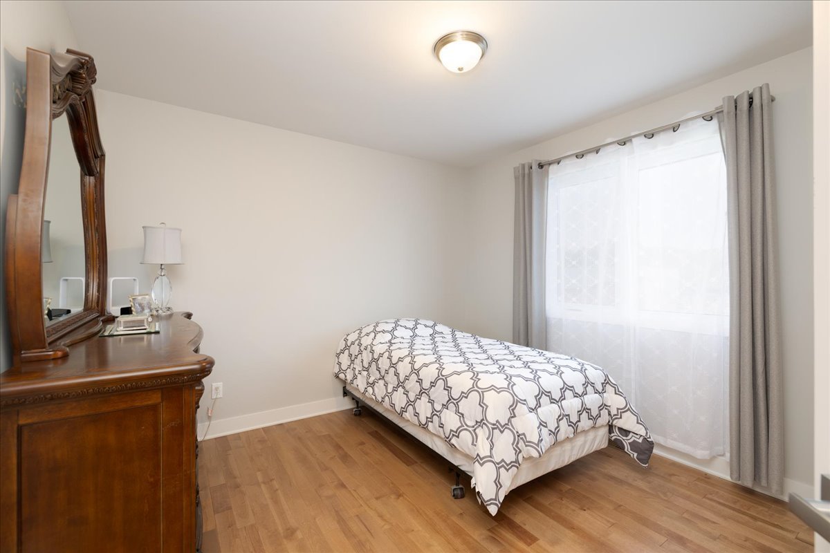 38 142e Avenue Property Photo 21