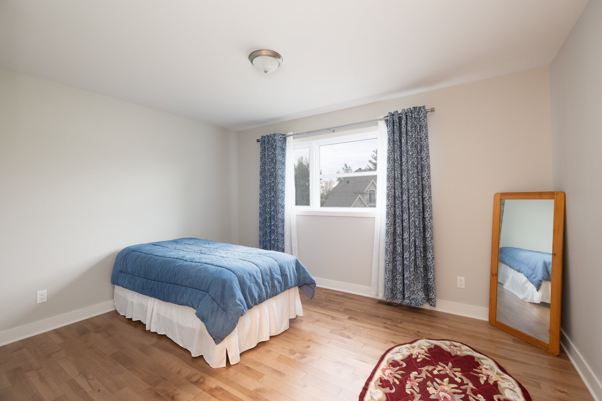 38 142e Avenue Property Photo 22