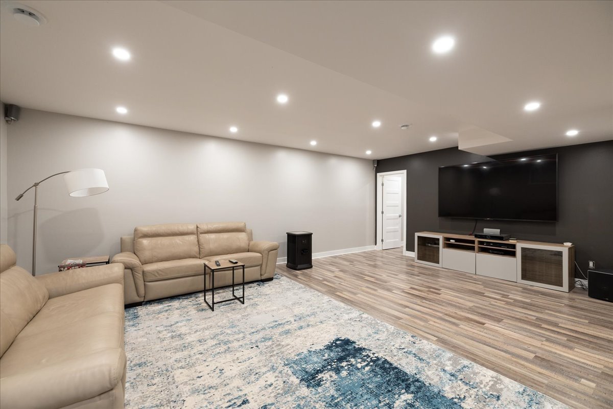 38 142e Avenue Property Photo 24