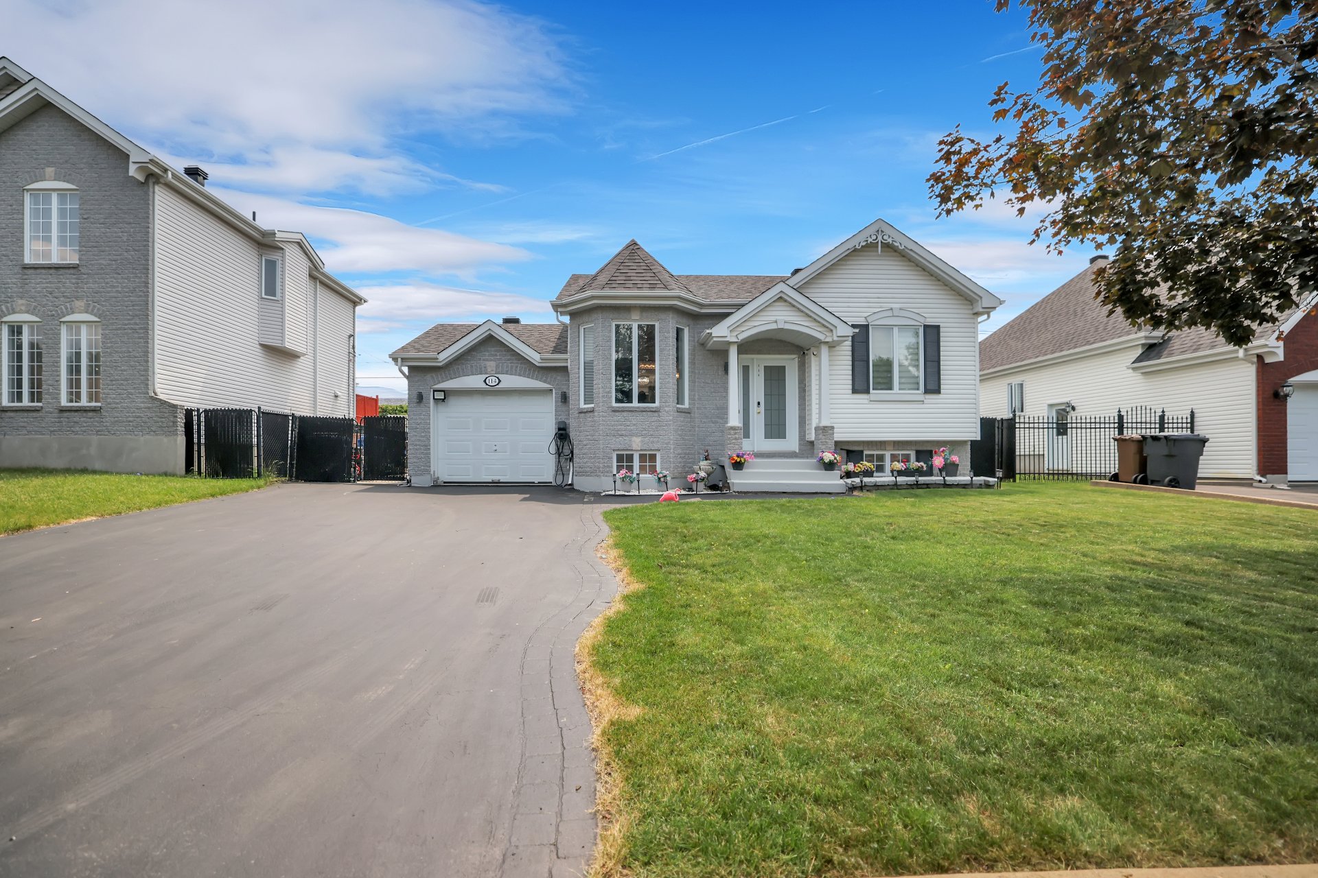 114 Rue Marc-andré-fortier Property Photo 1