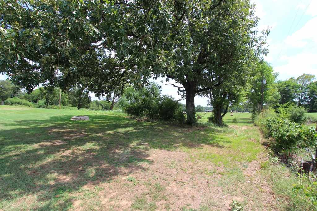 2365 E Oak Street Property Photo 5