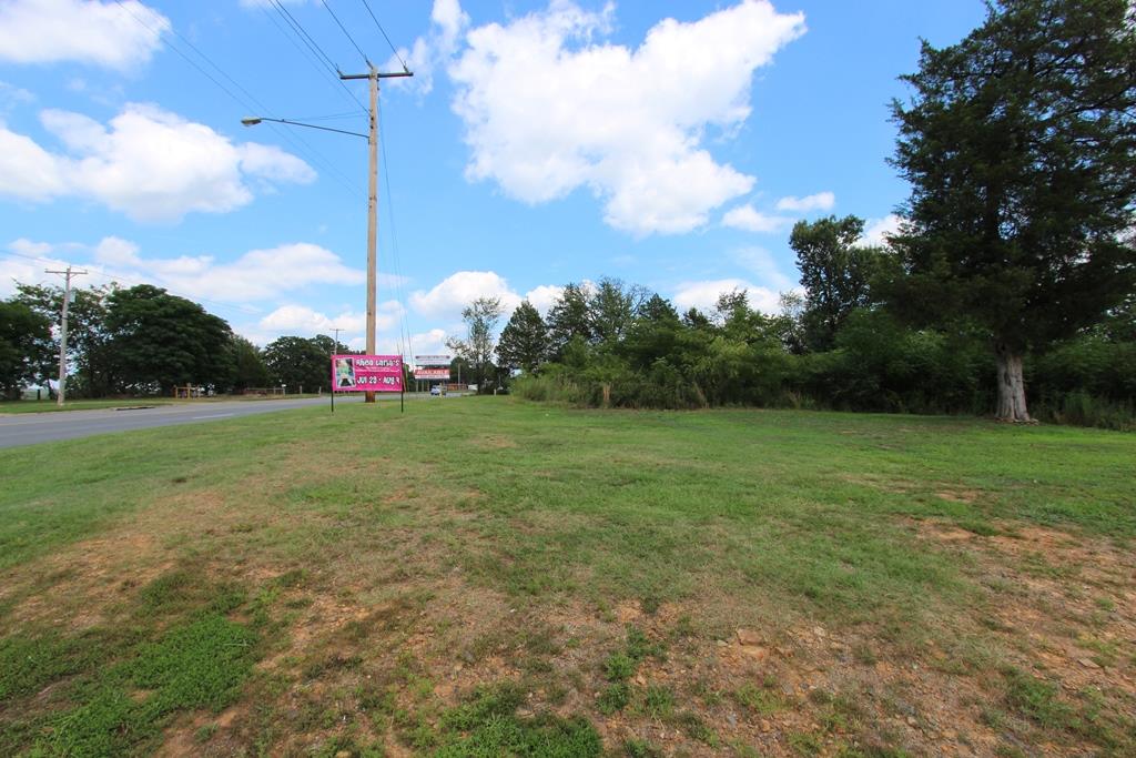 2515 E Oak Street Property Photo 5