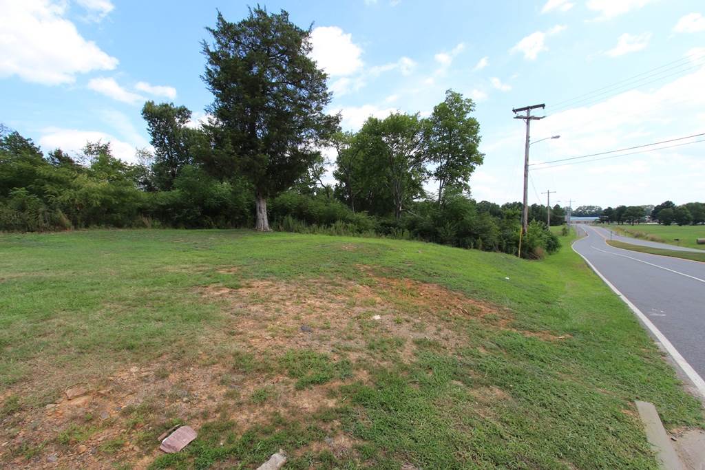 2515 E Oak Street Property Photo 6