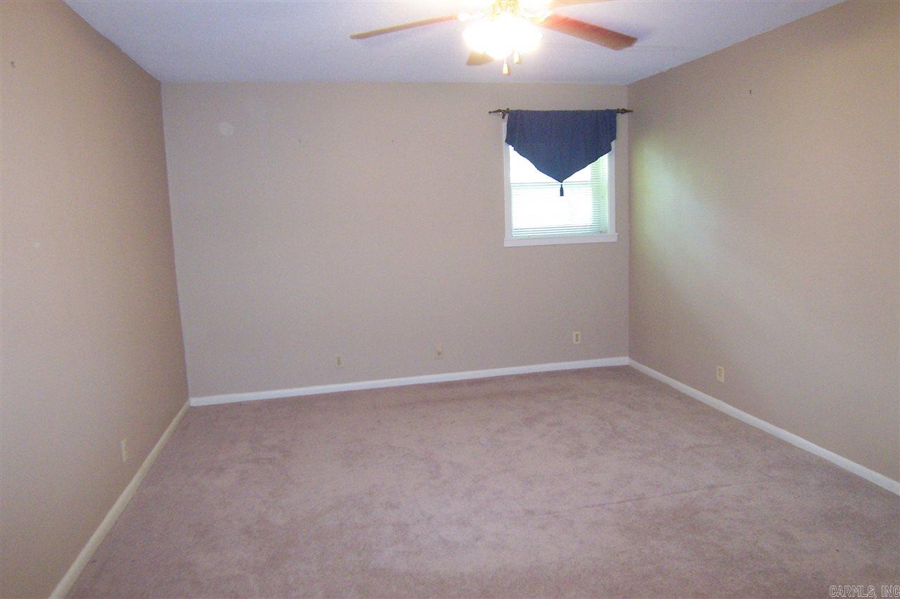 139 Falls Street Property Photo 6