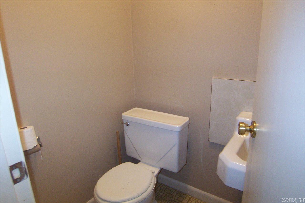 139 Falls Street Property Photo 11