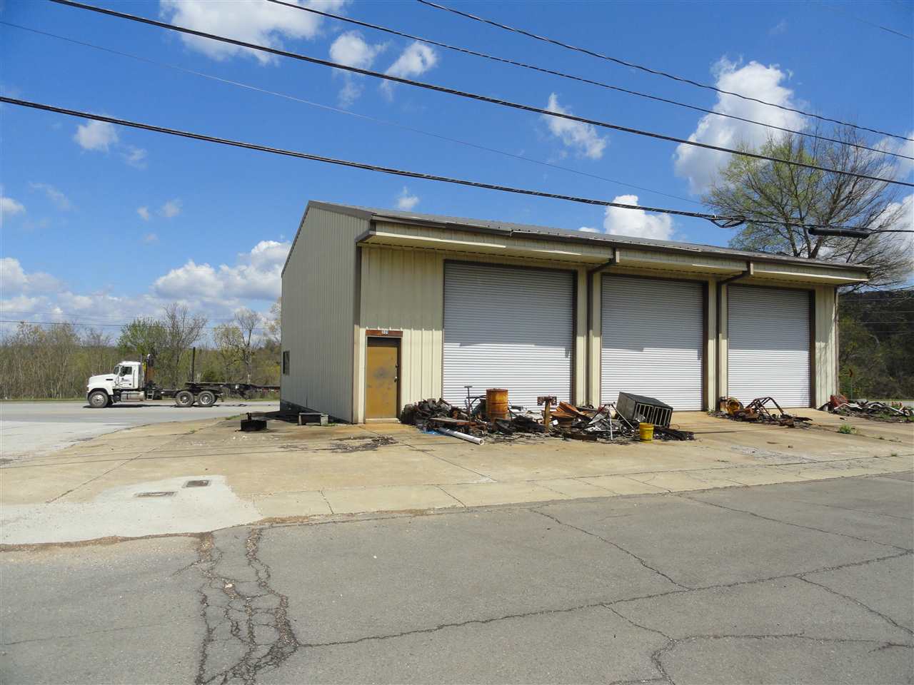501 E Main Street Property Photo 4