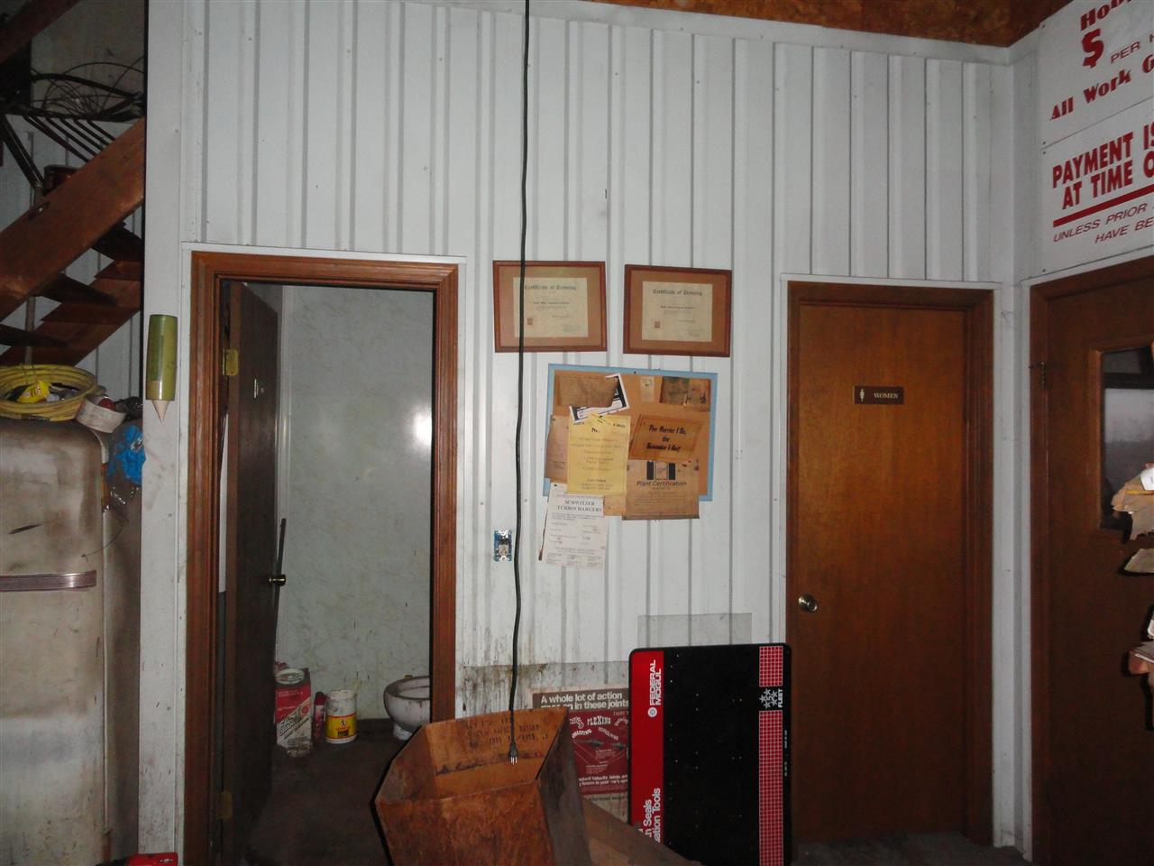 501 E Main Street Property Photo 12
