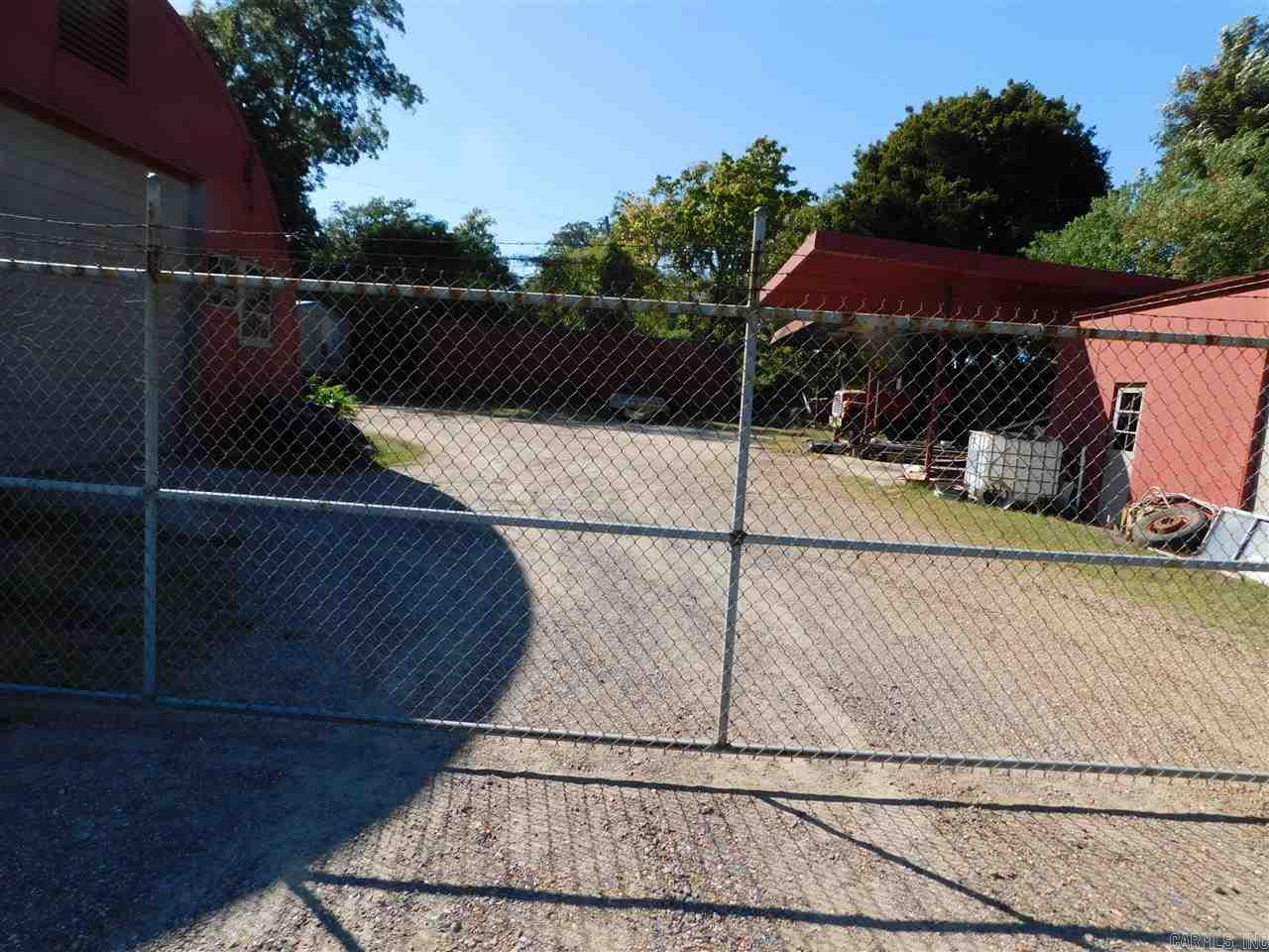 419 E 13th Street Property Photo 3
