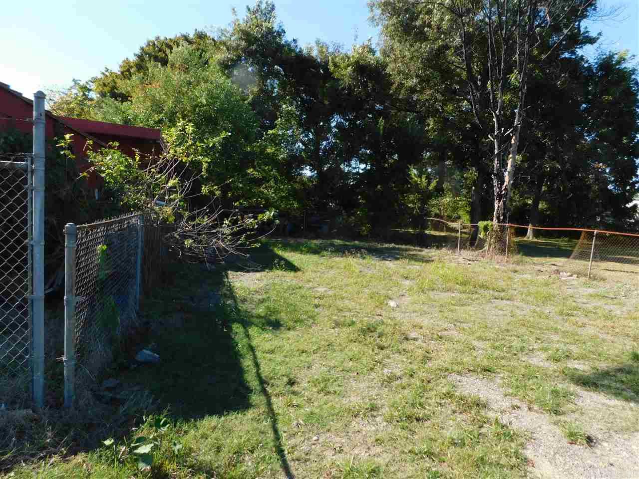 419 E 13th Street Property Photo 4