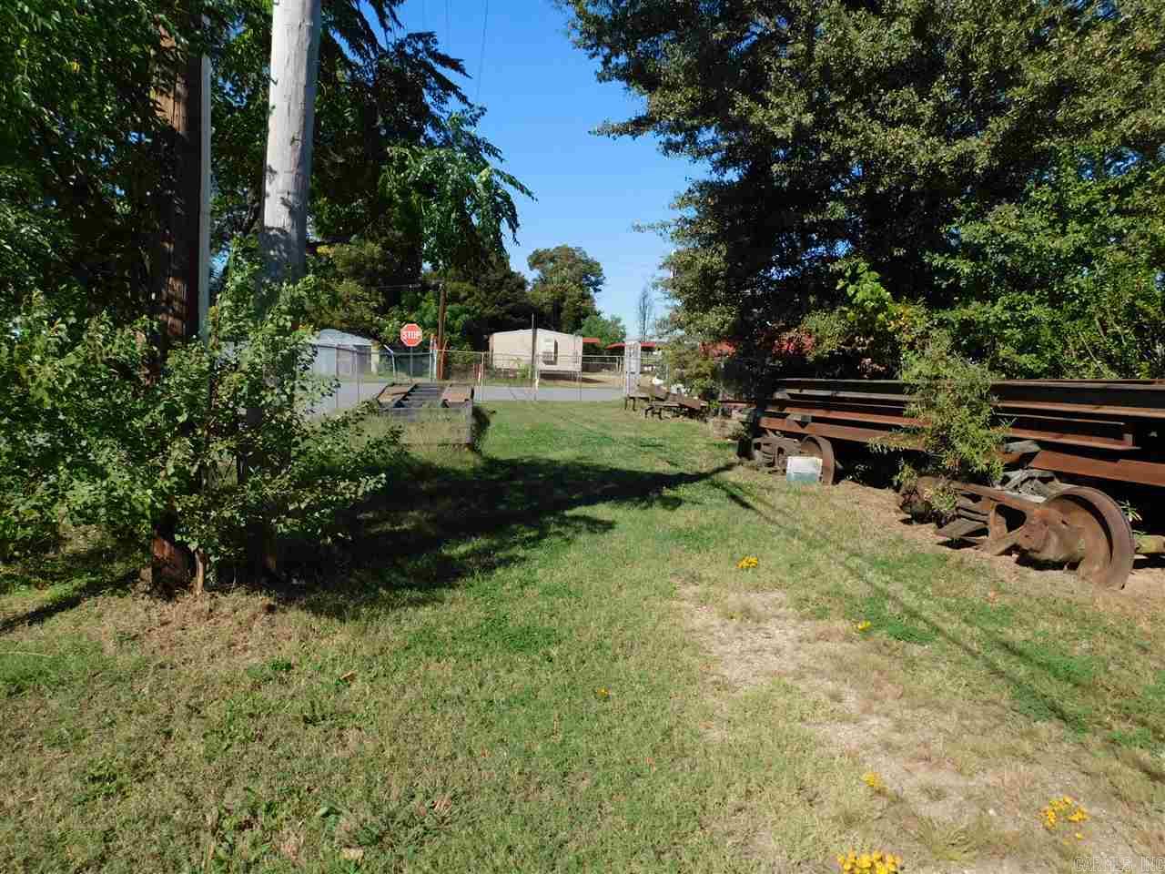 419 E 13th Street Property Photo 11