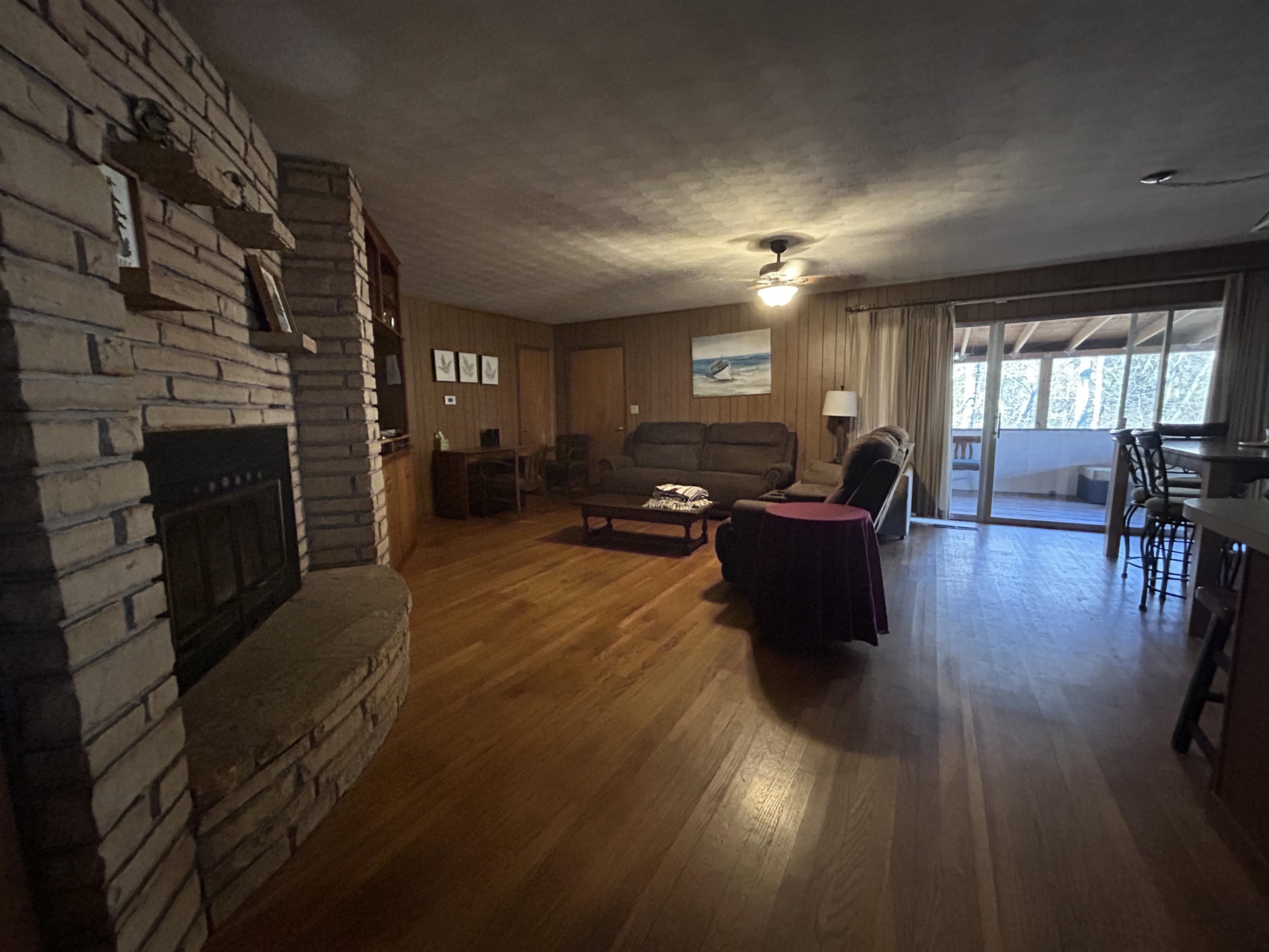 128 W Lakeshore Drive Property Photo 5