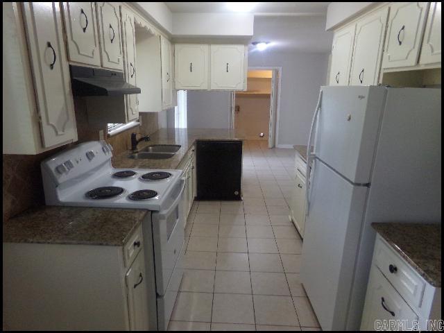 6904 Dahlia Drive Property Photo 4