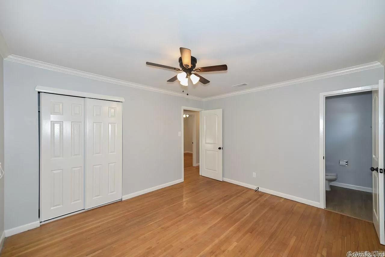 8712 Herrick Ln Property Photo 4