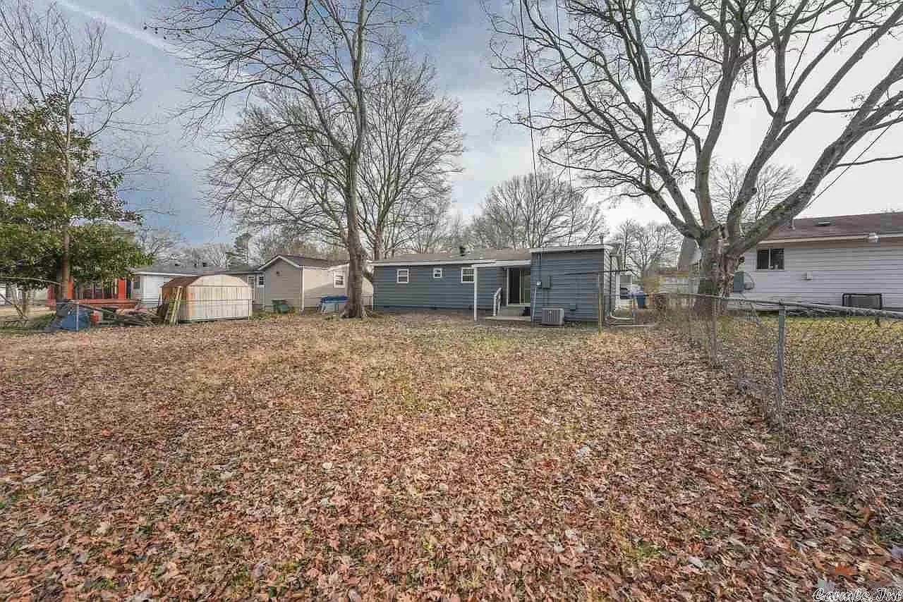 8712 Herrick Ln Property Photo 5