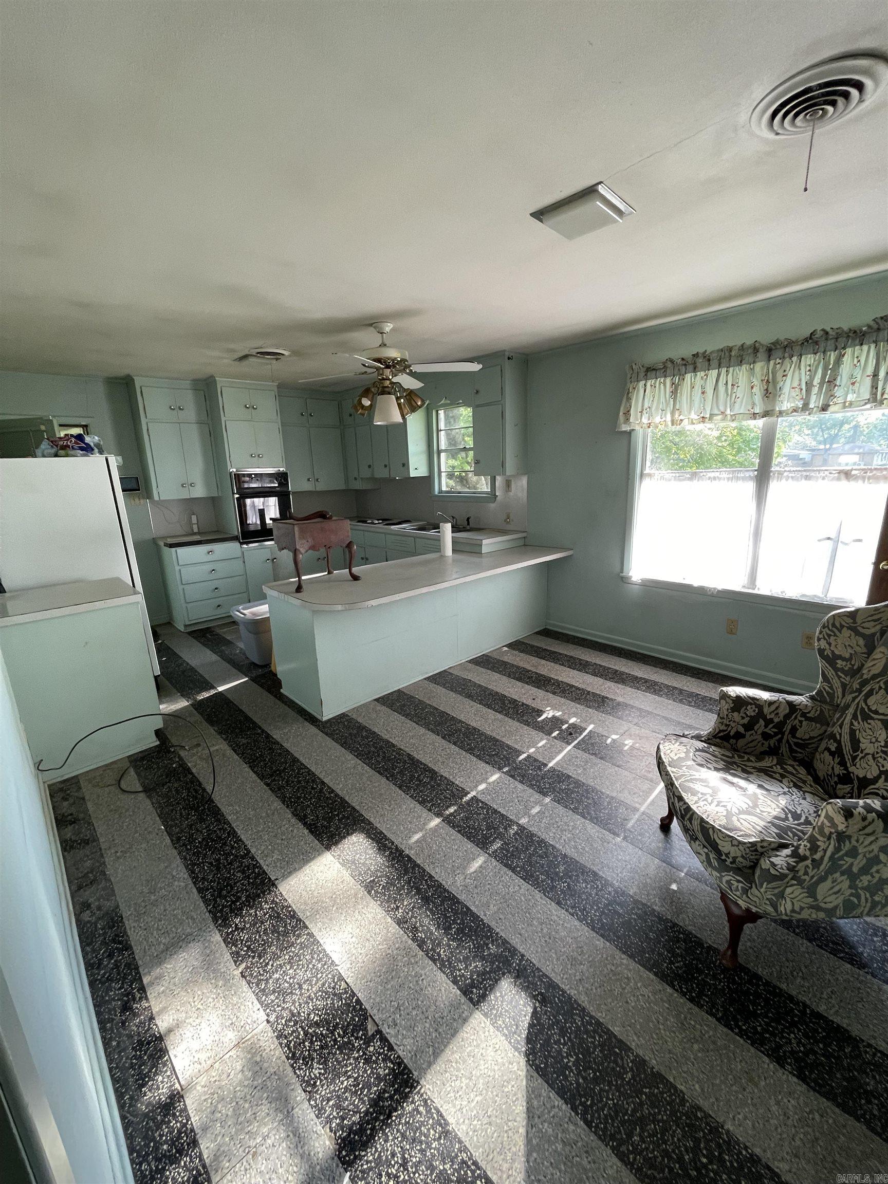 604 Highway 65 S Property Photo 8