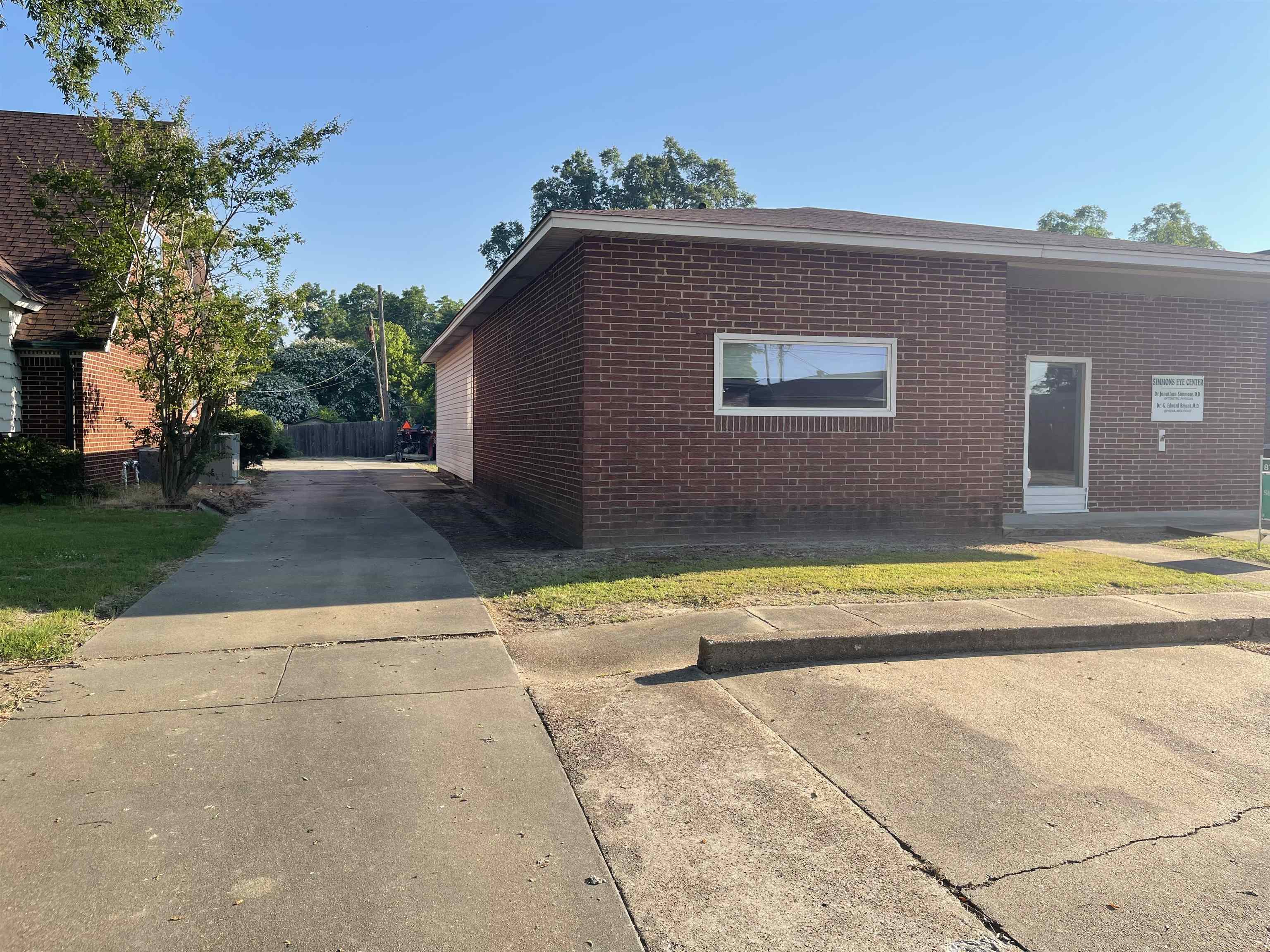310 W Cedar Property Photo 2