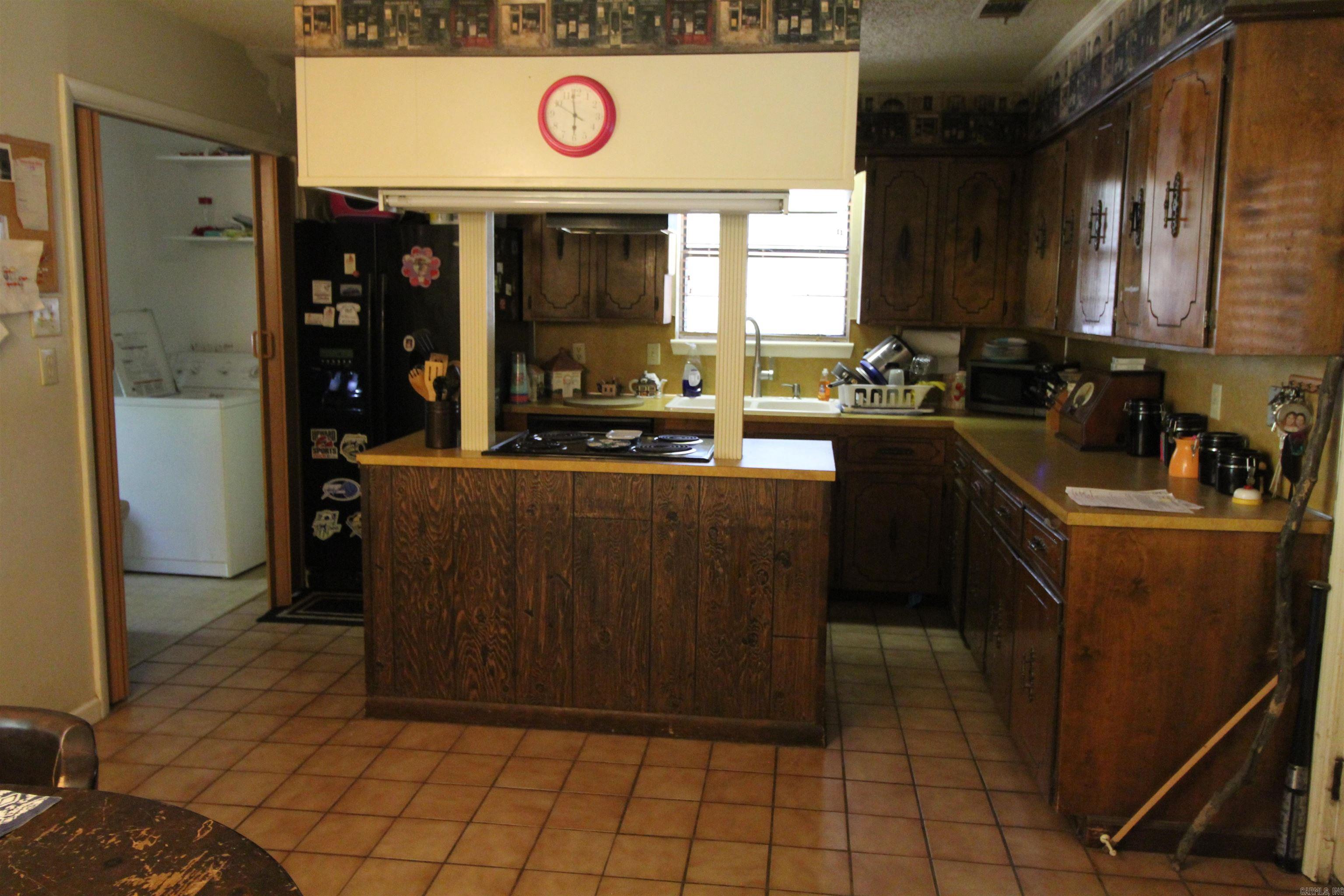 2453 Deerwood Dr Property Photo 4