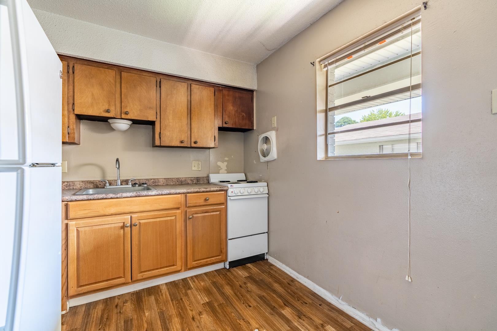 818 W 28th Avenue Property Photo 17