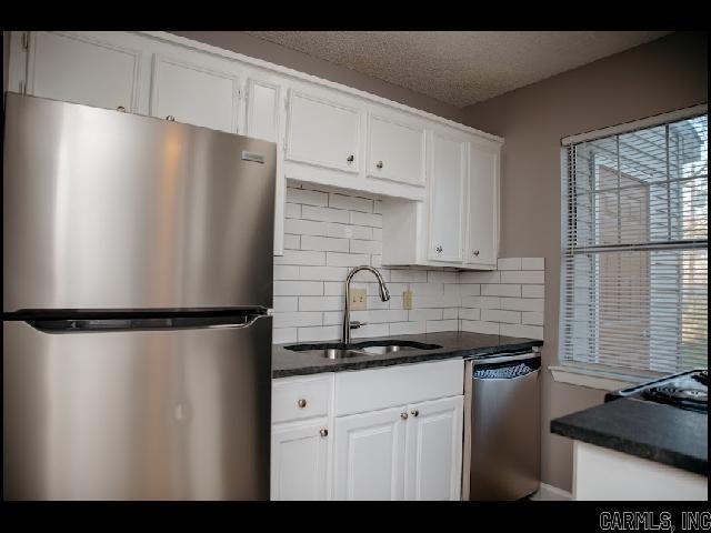 715 S Valentine Street Unit B Property Photo 6