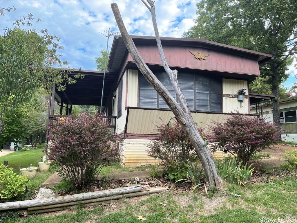 1302 Martin Lane Property Photo 2