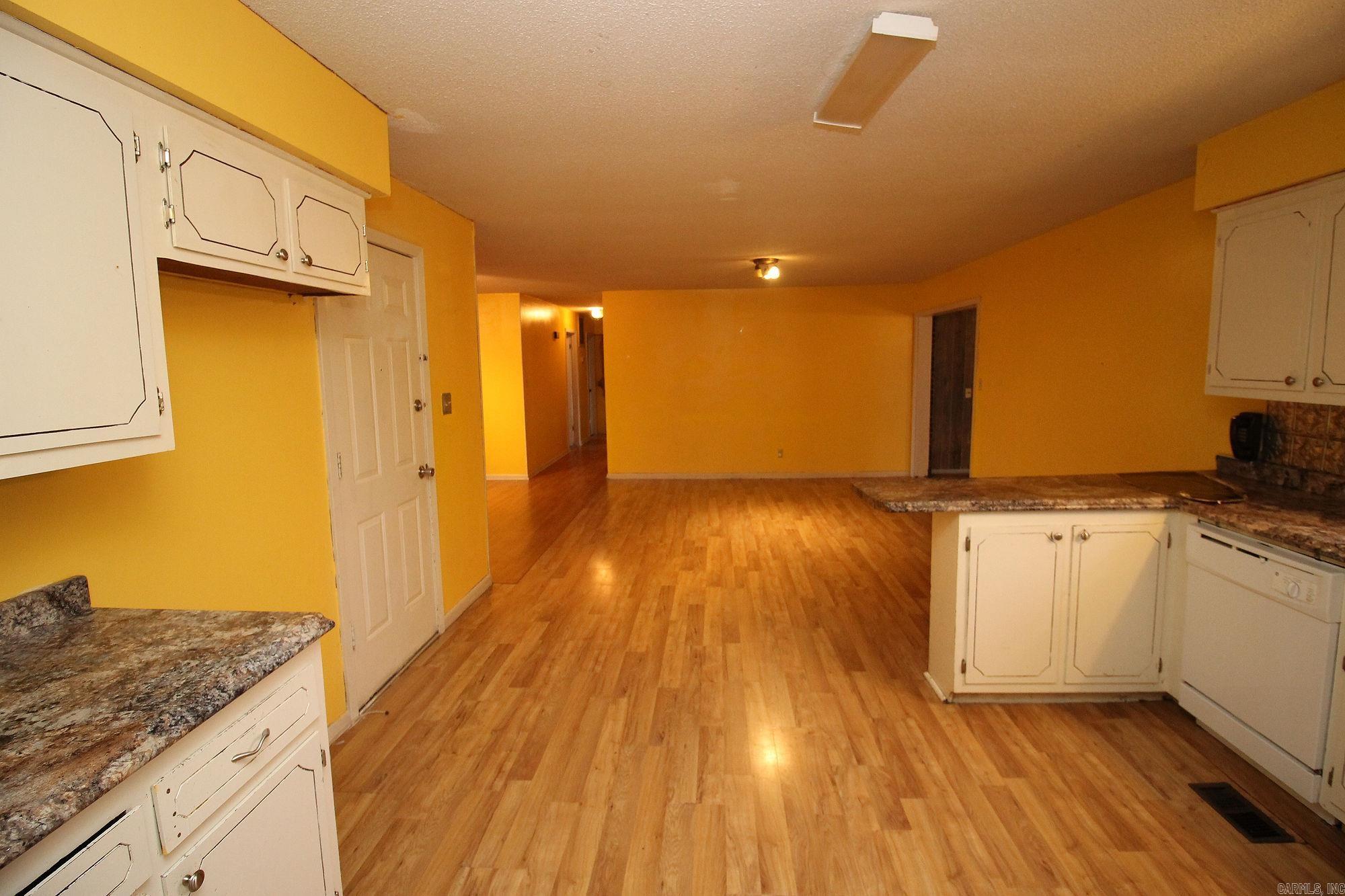 3913 Linwood Dr. Property Photo 9