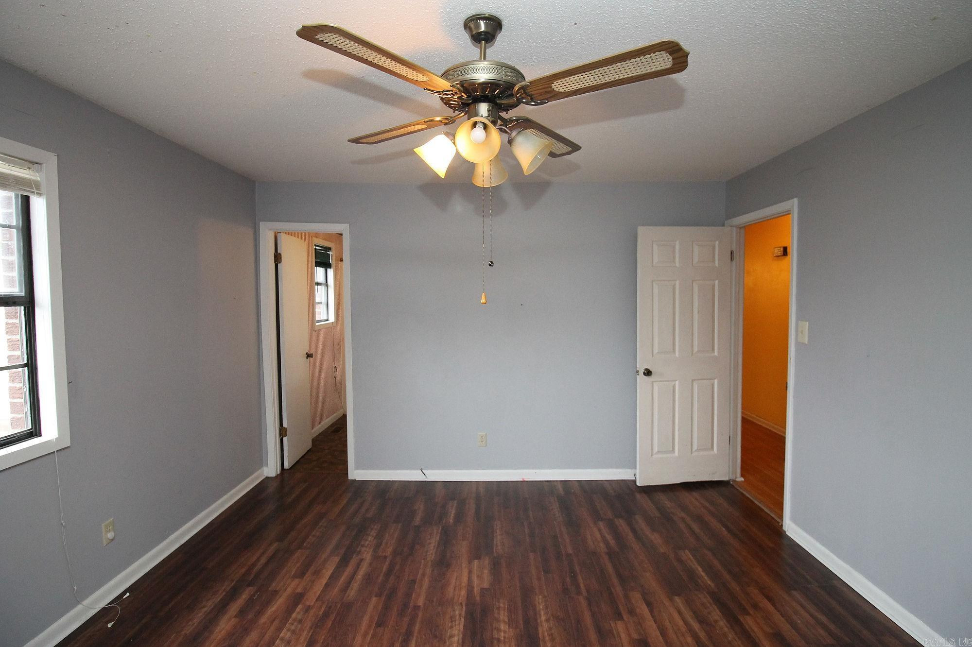3913 Linwood Dr. Property Photo 14