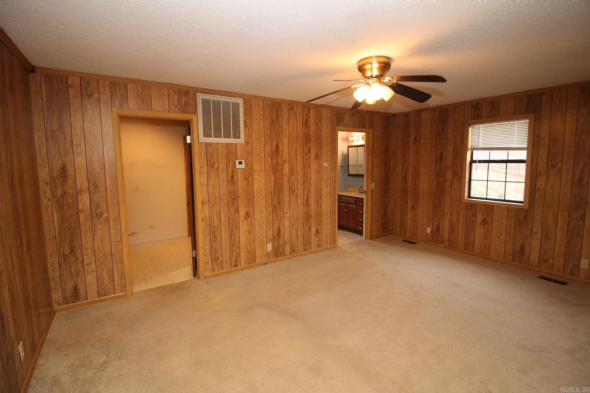 3913 Linwood Dr. Property Photo 18