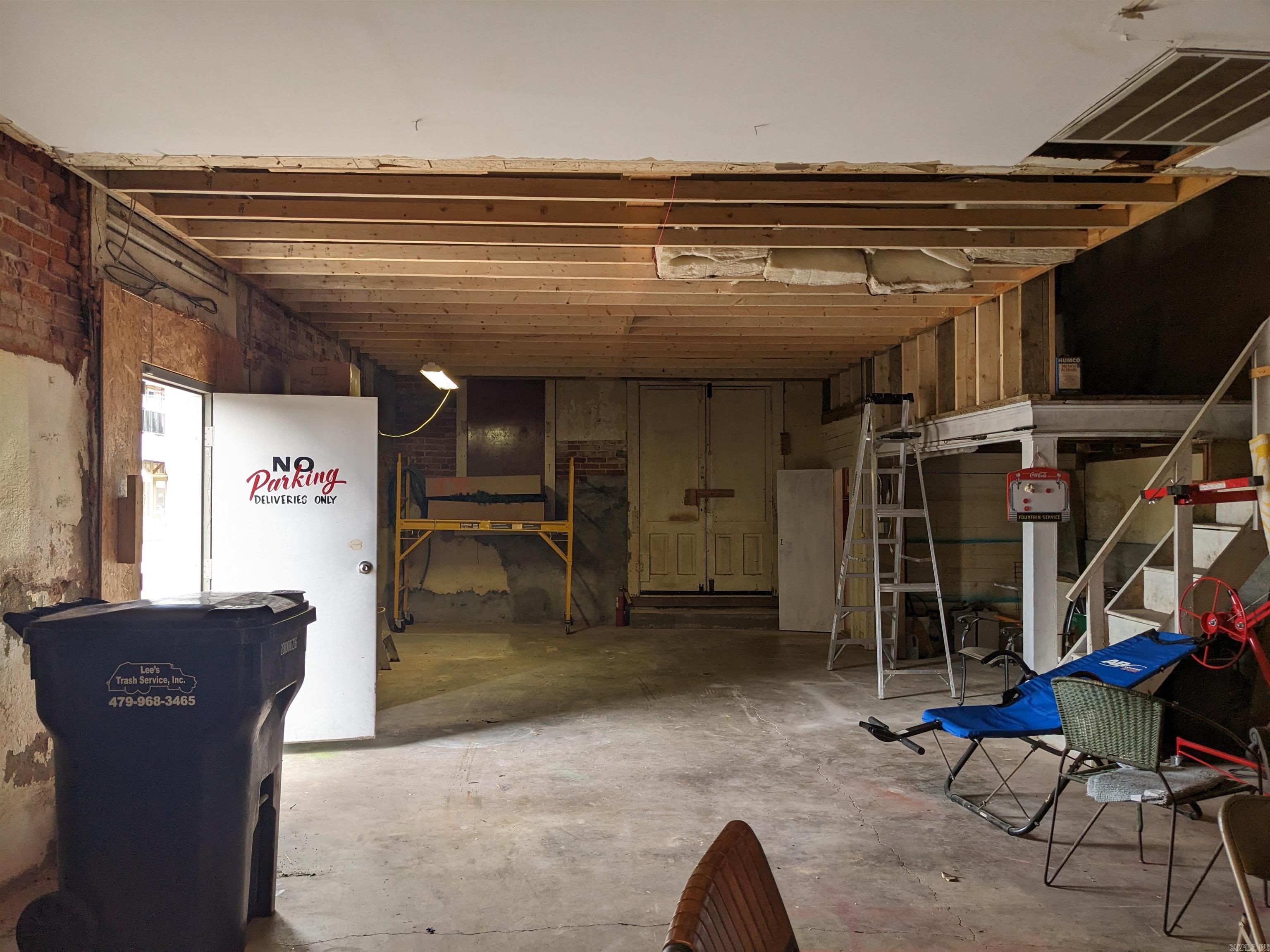 201 E Main Street Property Photo 8