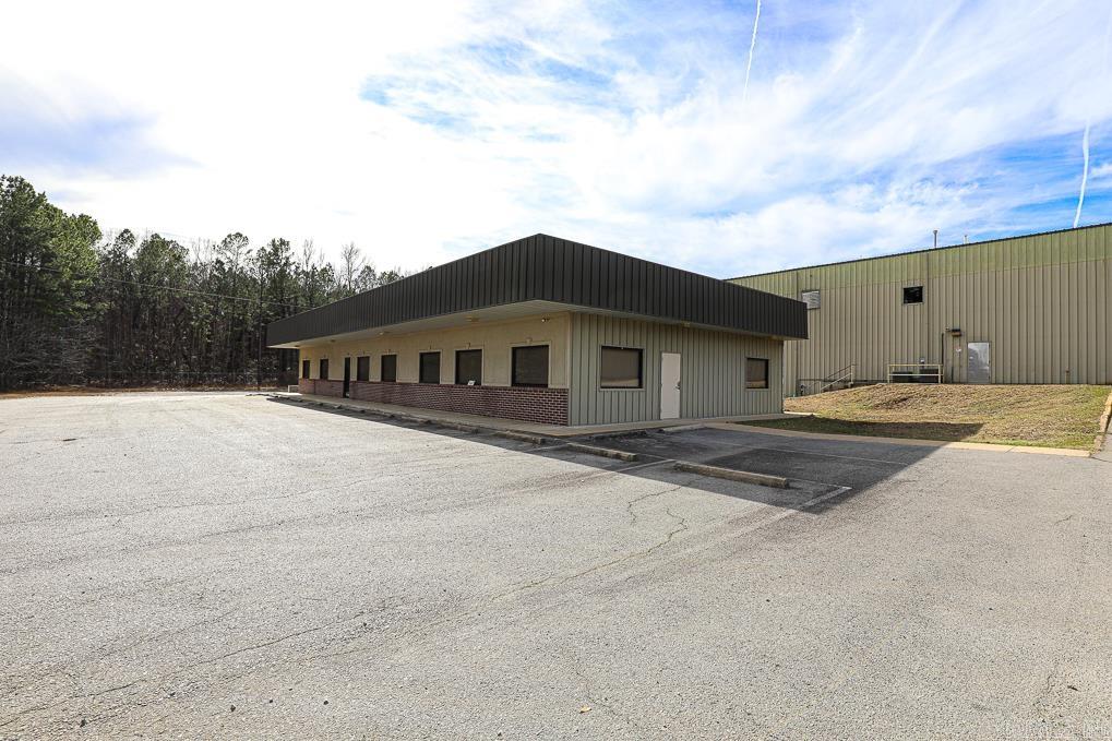 3200 S Reynolds Road Property Photo 4
