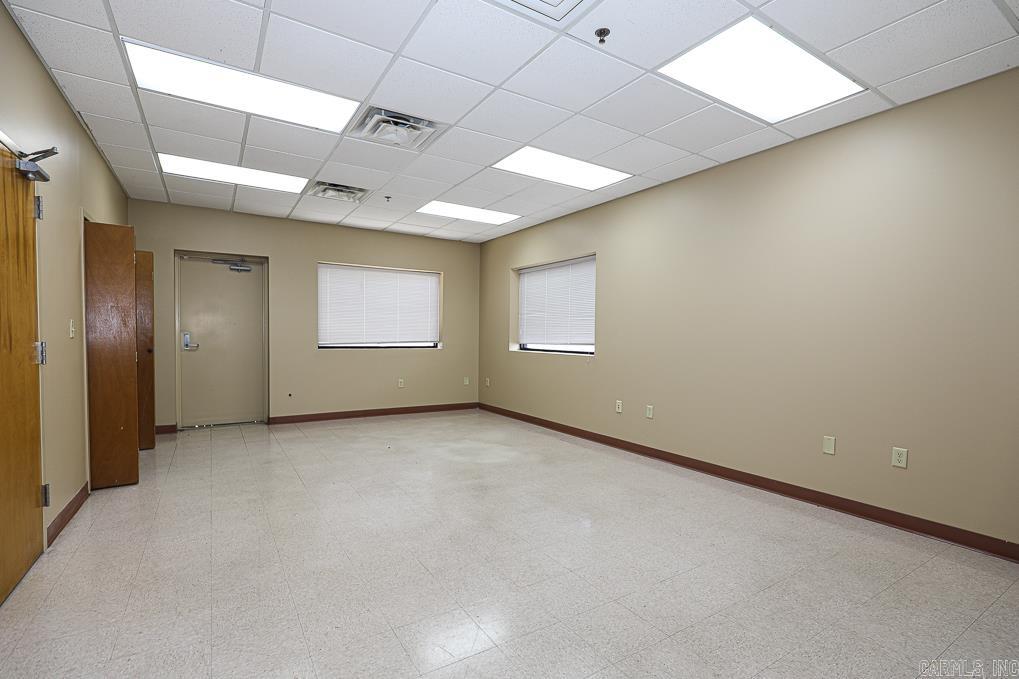 3200 S Reynolds Road Property Photo 7