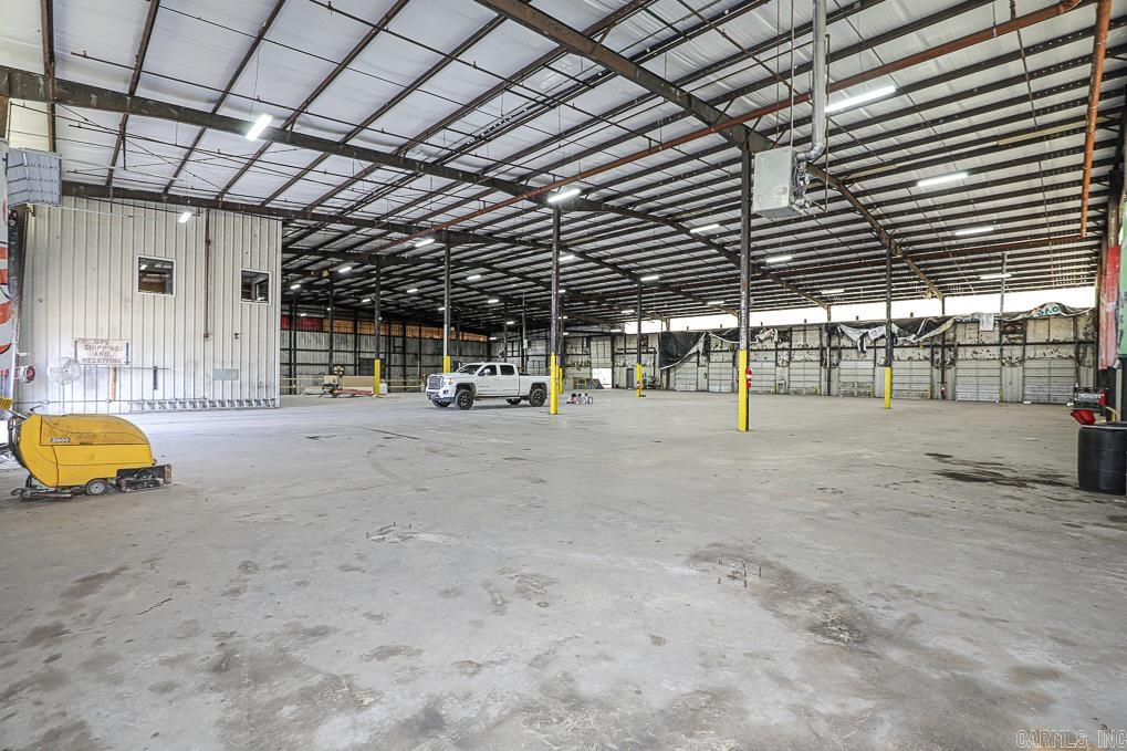 3200 S Reynolds Road Property Photo 17