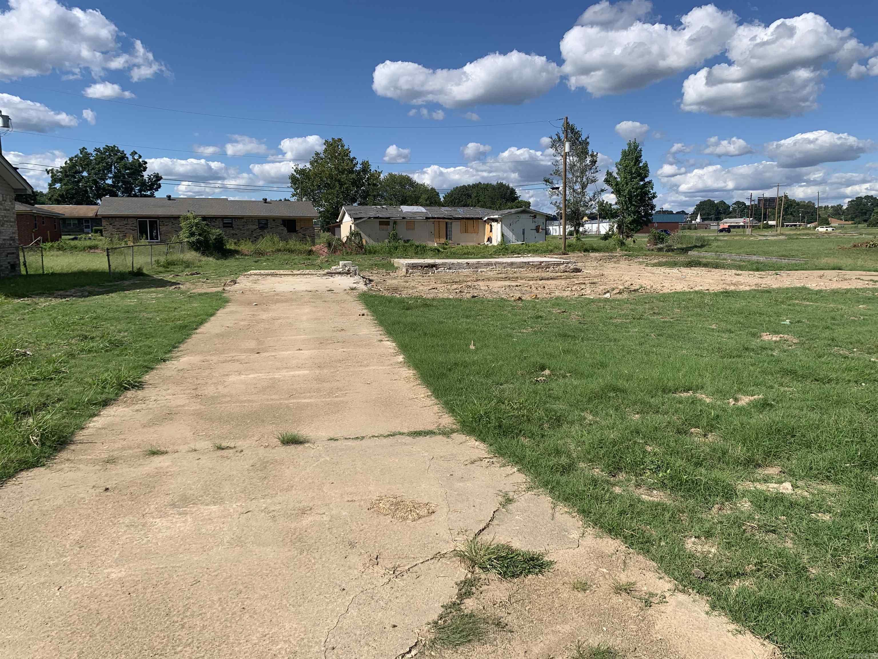 1000 Eastview Drive Property Photo