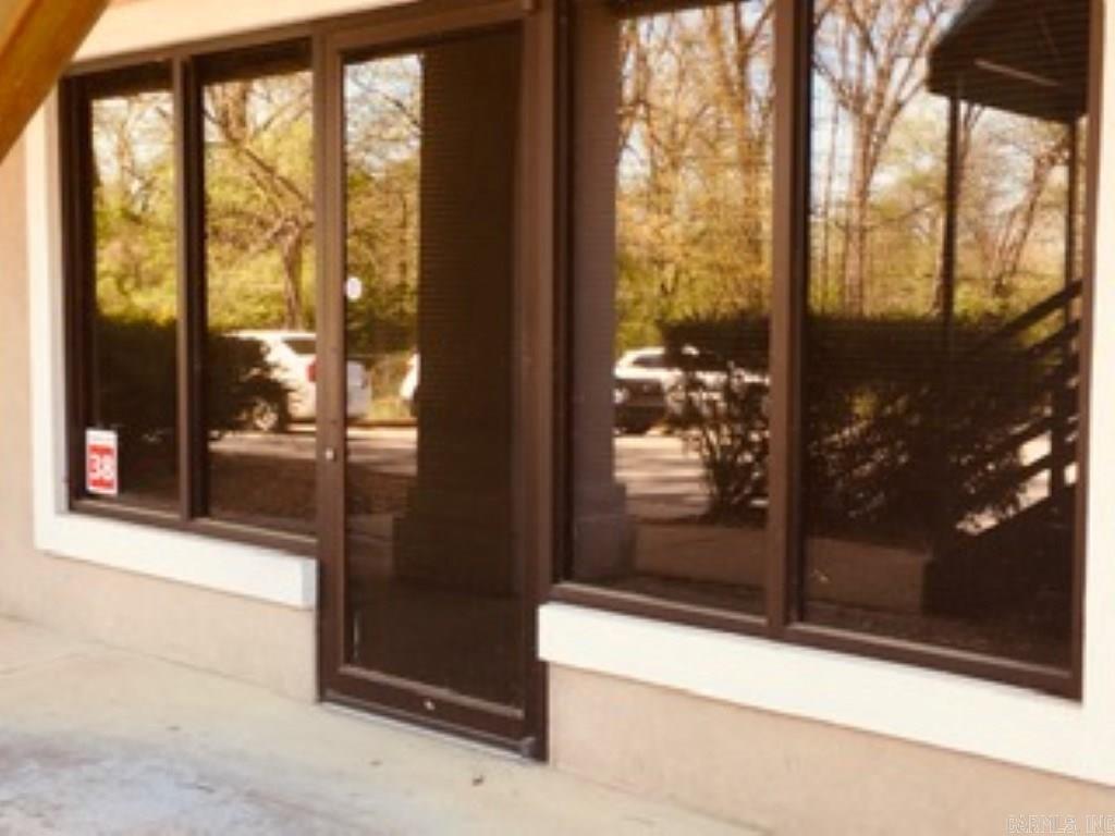 820 E Matthews, Suite F Property Photo 4