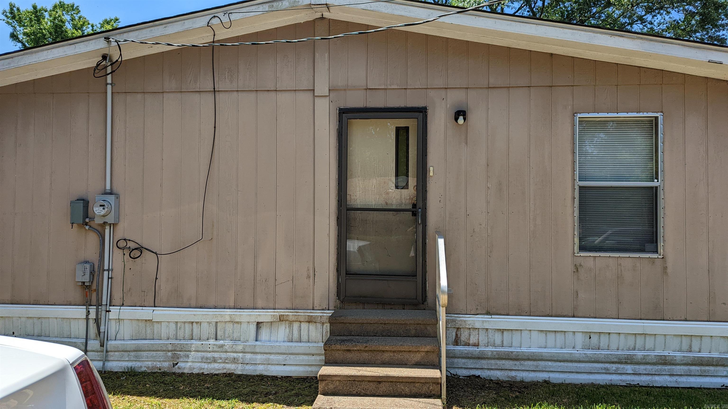 609 Lear Avenue Property Photo 3
