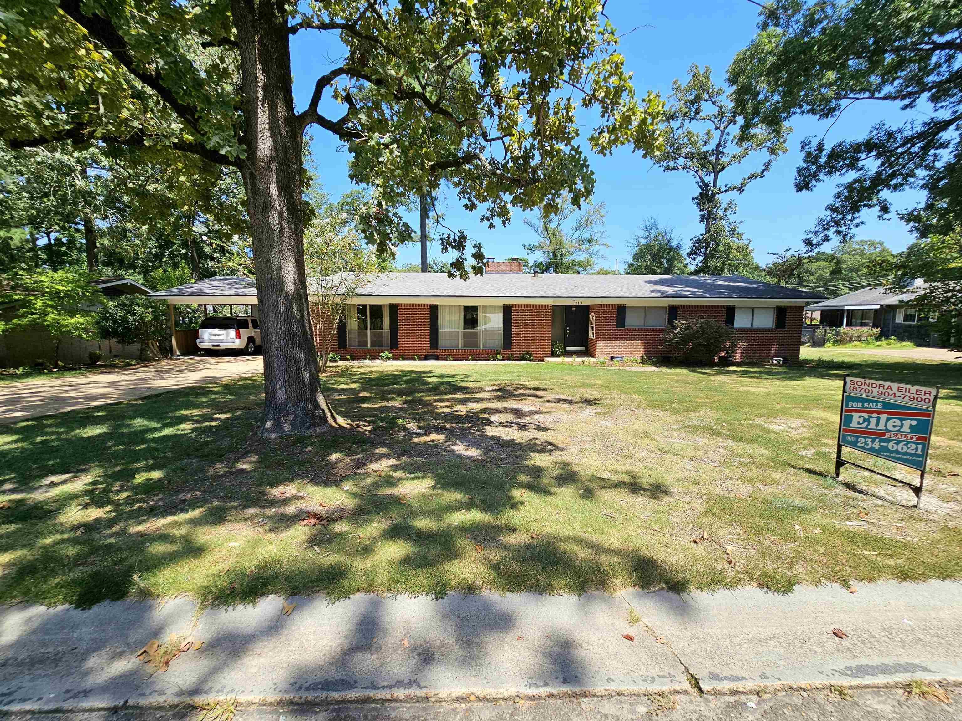 1110 Honeysuckle Property Photo 2