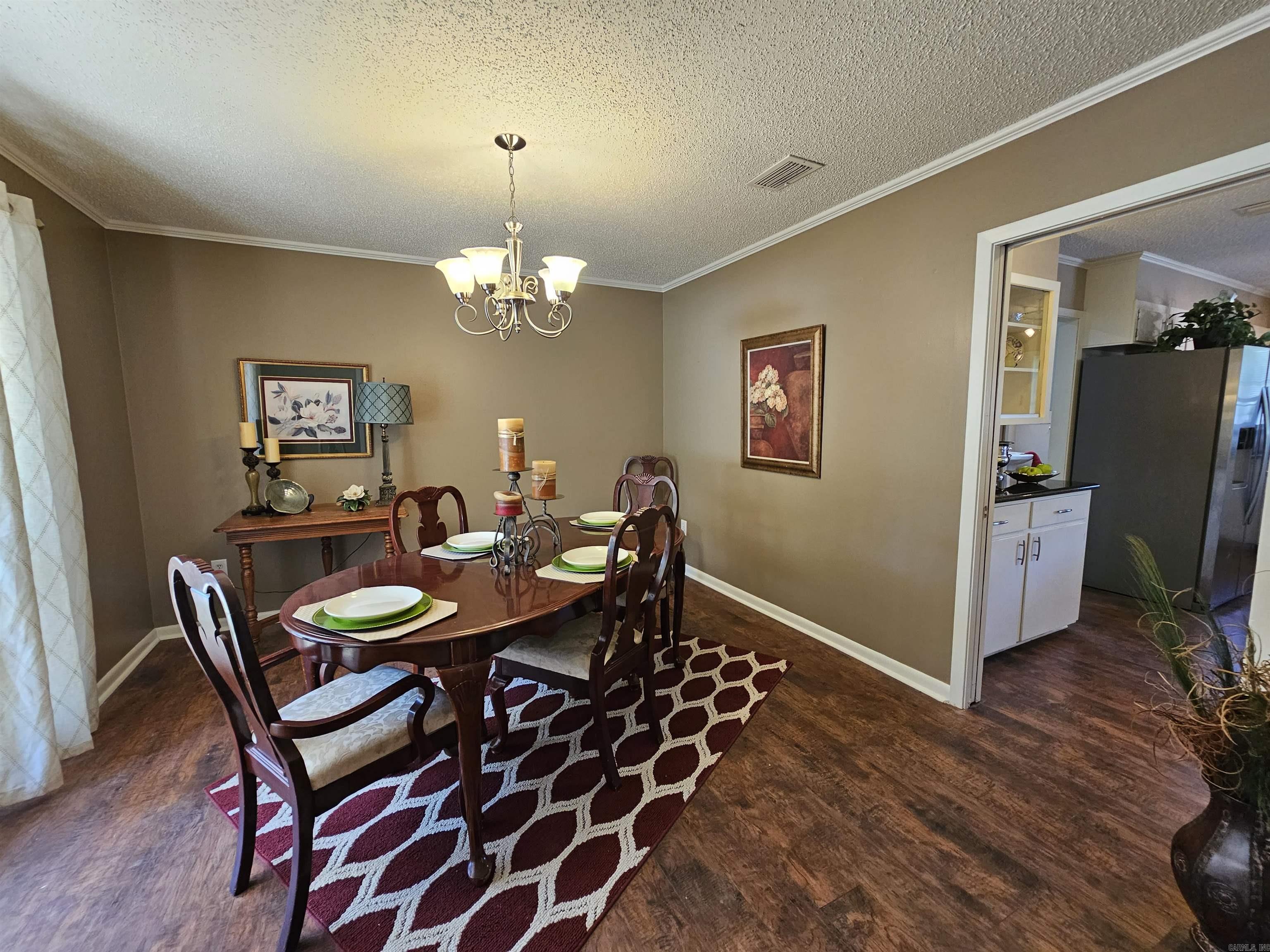 1110 Honeysuckle Property Photo 17
