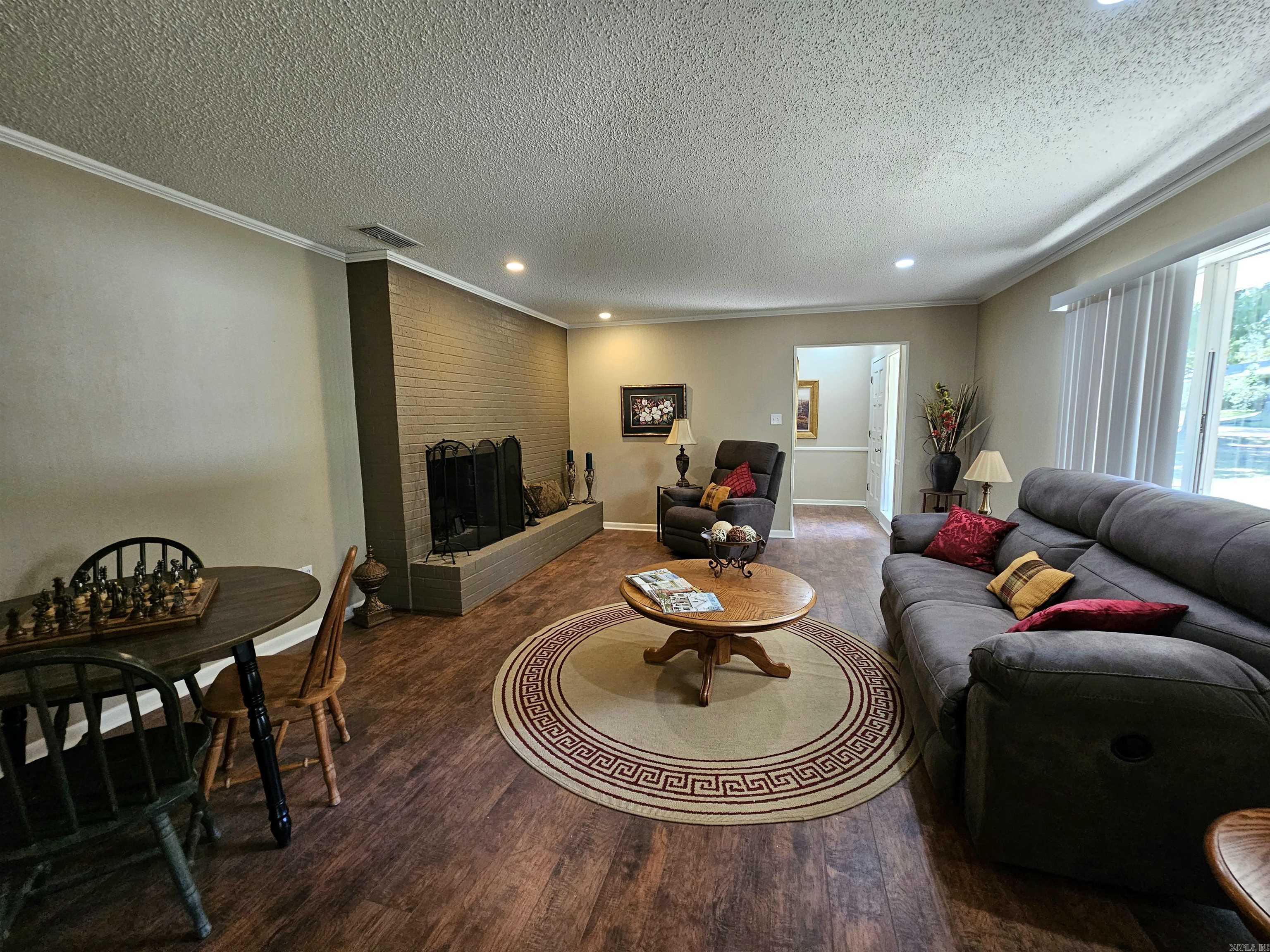 1110 Honeysuckle Property Photo 18
