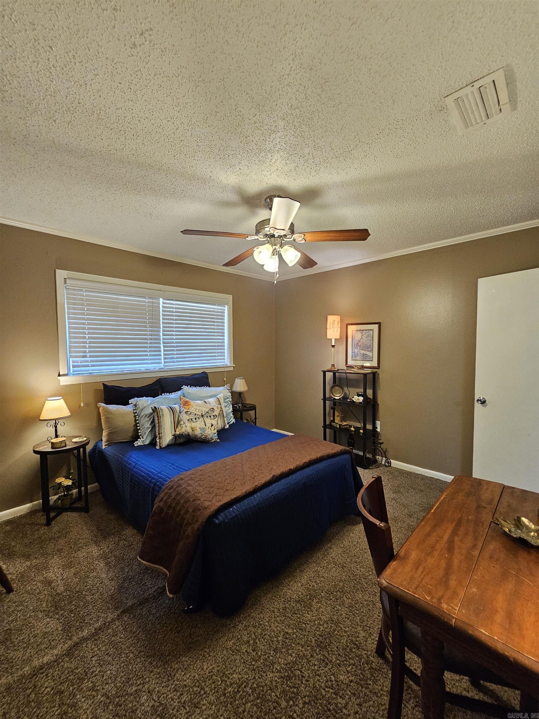 1110 Honeysuckle Property Photo 22