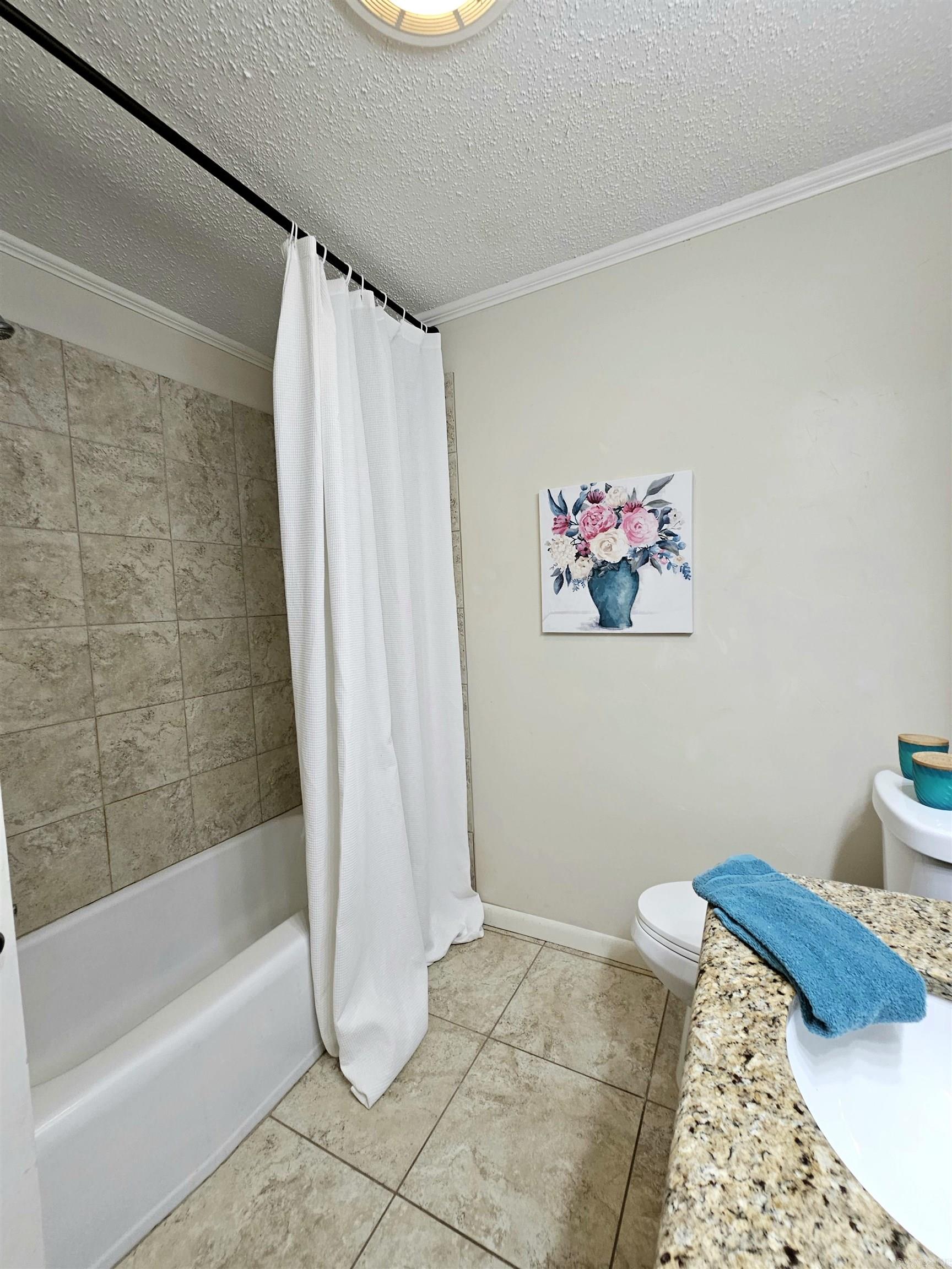 1110 Honeysuckle Property Photo 24