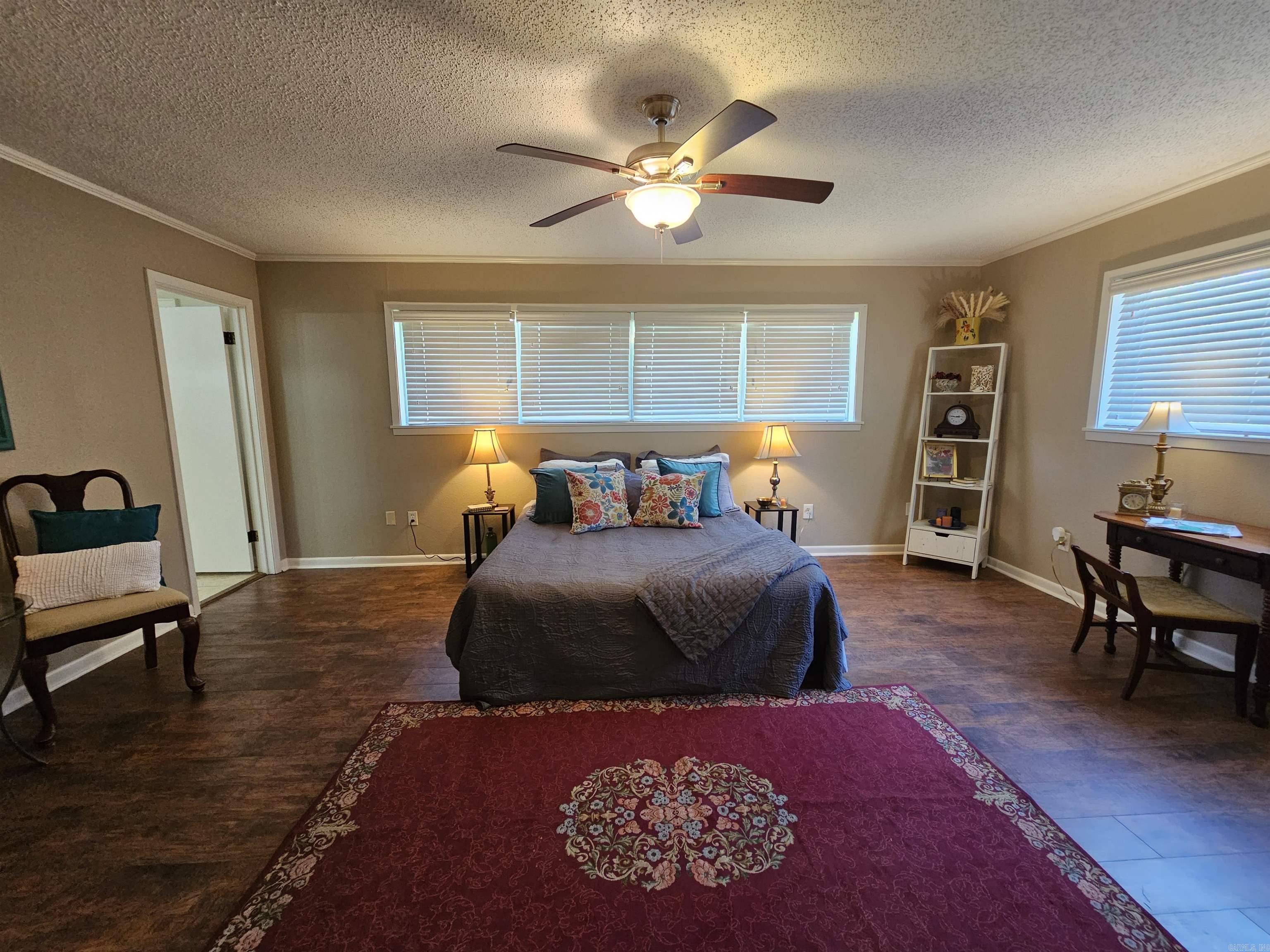 1110 Honeysuckle Property Photo 27