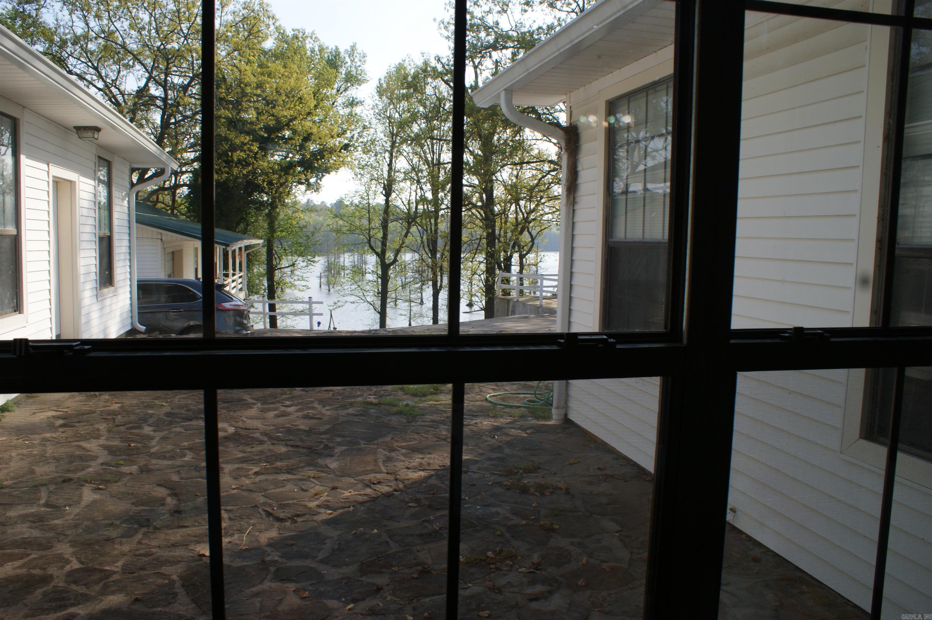 128 S Hwy 89 Property Photo 3